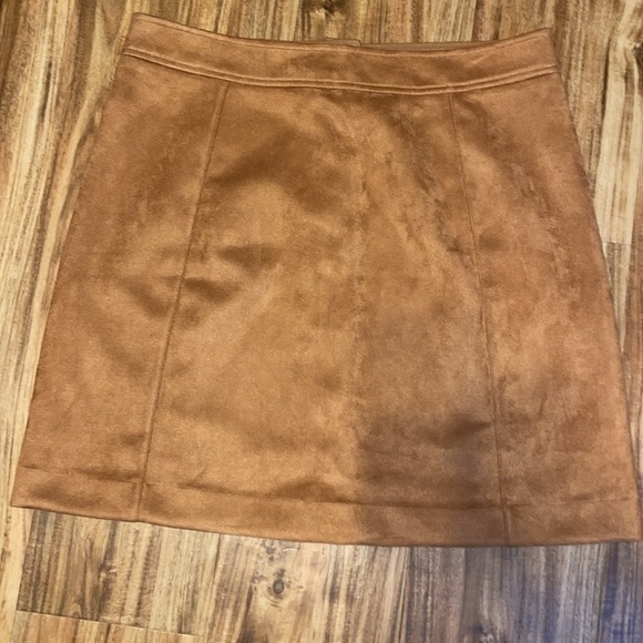 Loft womens skirt 12 large mini button brown tan suede soft stretch basic staple - Picture 2 of 8